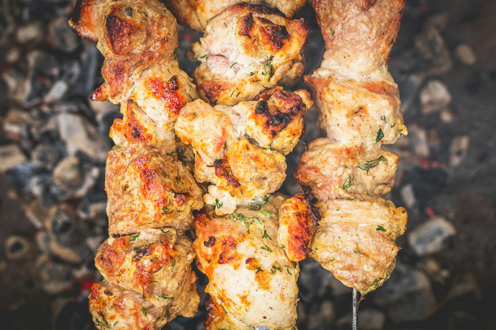 Shish taouk recht van de houtskool